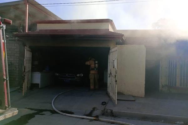 Incendio en Los Mochis deja importantes pérdidas en daños; se quemó casi toda la casa