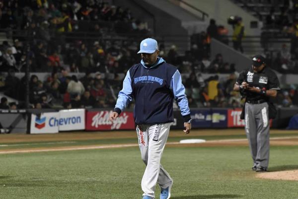 Algodoneros de Guasave despide a su mánager Óscar Robles