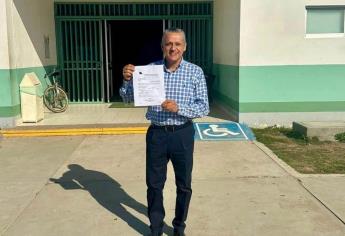 Manuel Pineda pide licencia como médico para contender por la alcaldía de El Rosario 