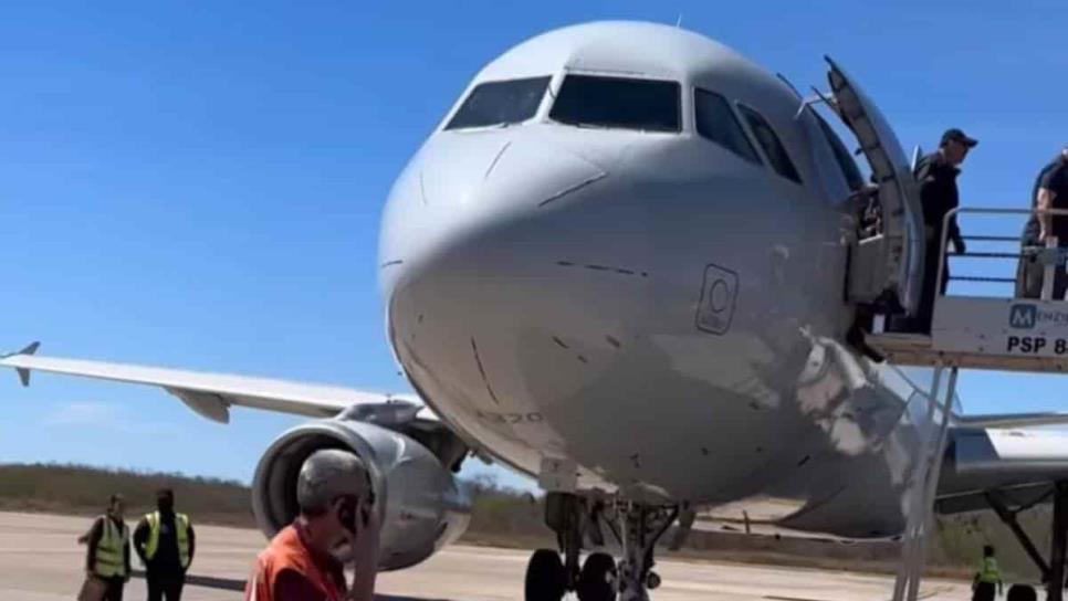 Avión de American Airlines hace aterrizaje forzoso en Mazatlán Avión de American Airlines hace aterrizaje forzoso en Mazatlán