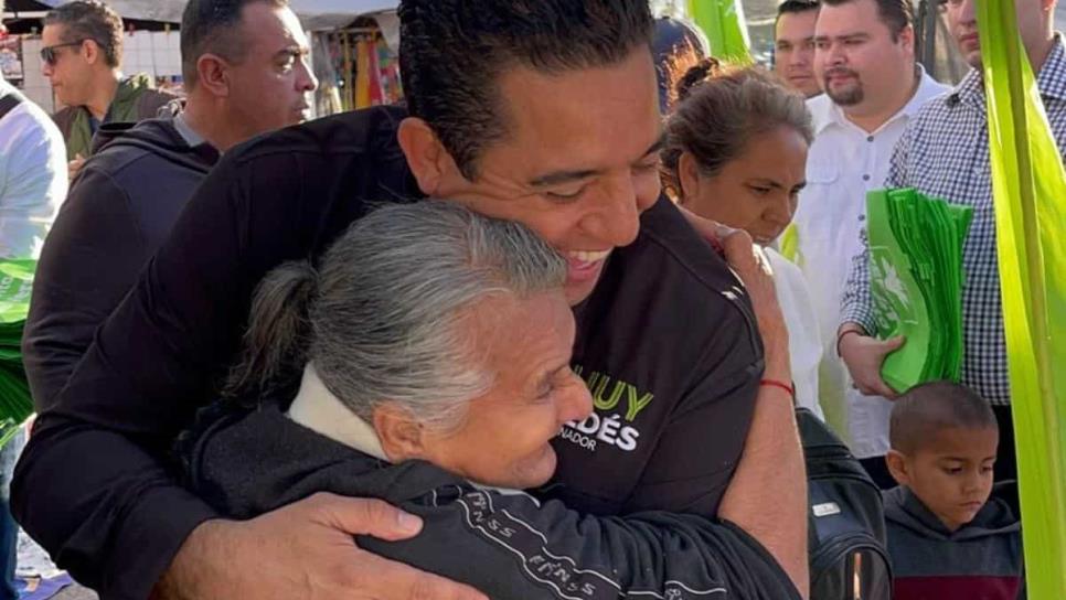 Jesús Valdés Palazuelos lleva su campaña electoral al tianguis Los Huizachez en Culiacán Jesús Valdés Palazuelos lleva su campaña electoral al tianguis Los Huizachez en Culiacán