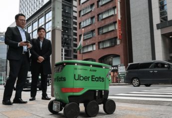 Uber Eats inaugura servicio de reparto con robots en Tokio, Japón