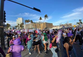 Más de 3 mil mujeres marchan y alzan la voz en Mazatlán en el Día Internacional de la Mujer
