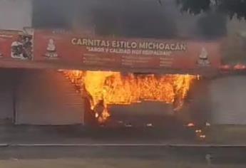 Incendio destruye negocio de carnitas por la colonia Sinaloa, en Culiacán