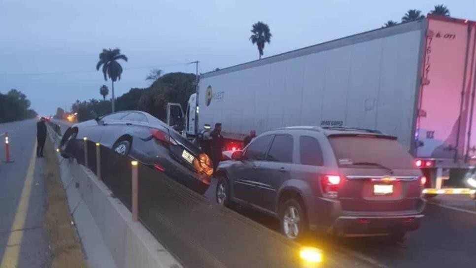 Carambola en la México 15 deja dos heridos y cuantiosos daños materiales Carambola en la México 15 deja dos heridos y cuantiosos daños materiales