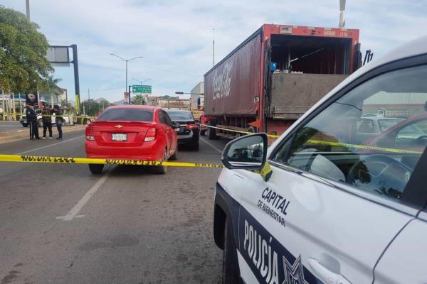 Muere conductor de un infarto en Culiacán y choca en el sector Tres Ríos