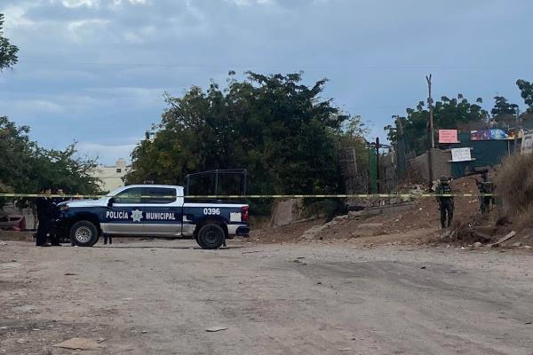 Esposado y con las manos a la espalda hallan a hombre ejecutado en Culiacán