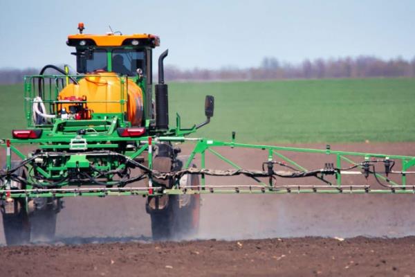 La prohibición del glifosato entra en vigor en abril 2024