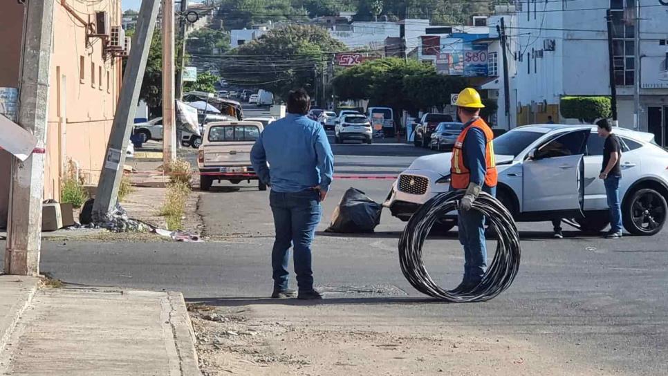 Se registra un fuerte encontronazo entre camión urbano y camioneta en Culiacán 