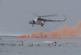 Marina simula el rescate de 25 personas en playas de Mazatlán