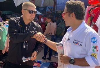 Juan Alfonso Mejía visita este domingo el tianguis de la Colonia Juárez en Mazatlán