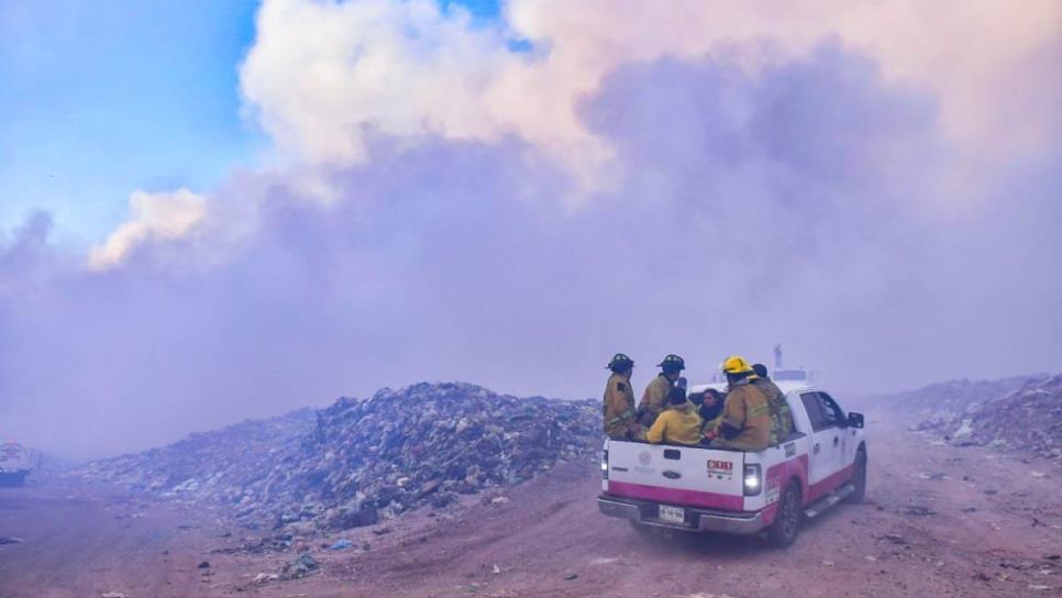 Logran 300 «héroes» la extinción de fuego en el Basurón de Mazatlán 