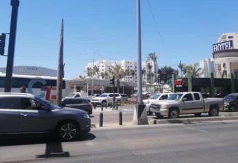 Cambio temporal de circulación en avenida Playa Gaviotas de Mazatlán