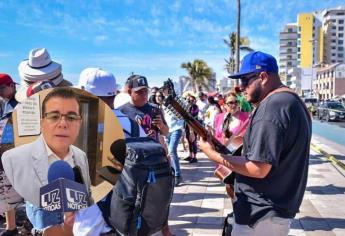 «Que ni vengan»: no habrá permisos para tocar en playas de Mazatlán; advierte alcalde a músicos