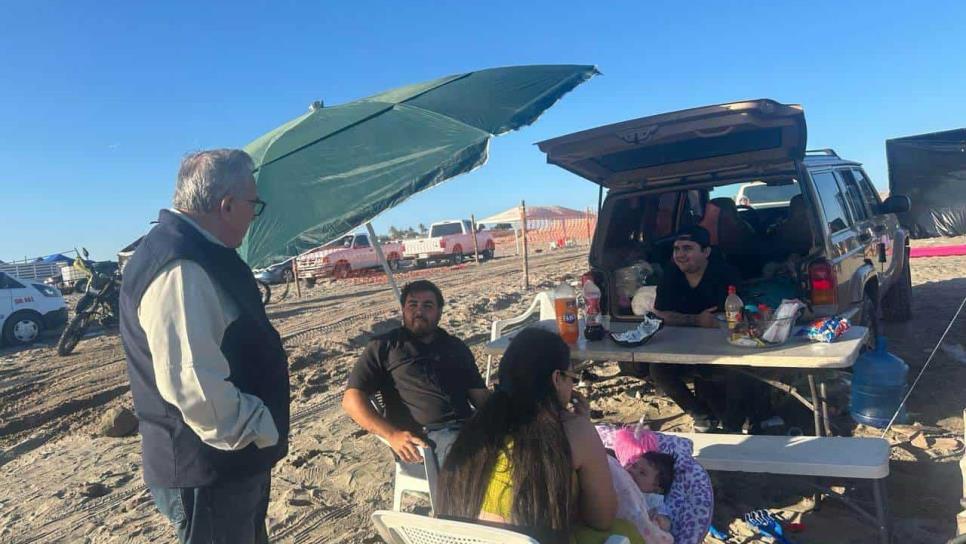 Rubén Rocha Moya supervisa la playa de El Tambor por Semana Santa