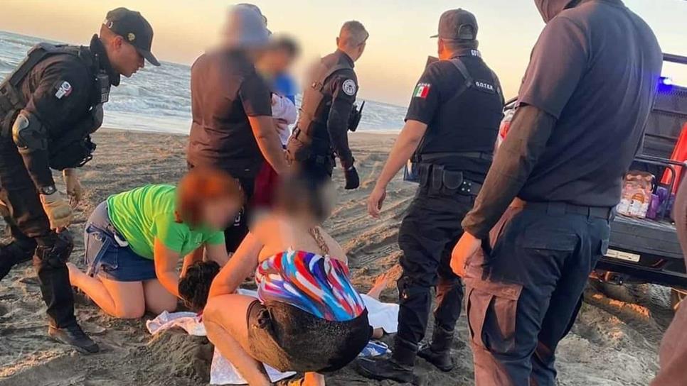 Vacacionista sufre fractura en pierna tras caer de remolque en playa de Ahome