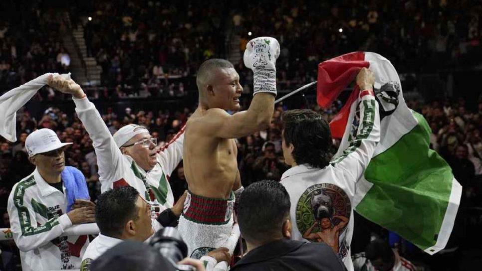 ¡Campeón Azteca! Pitbull Cruz derrota a Rolando Romero y es nuevo campeón mundial