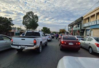 A balazos despojan otra camioneta en Culiacán