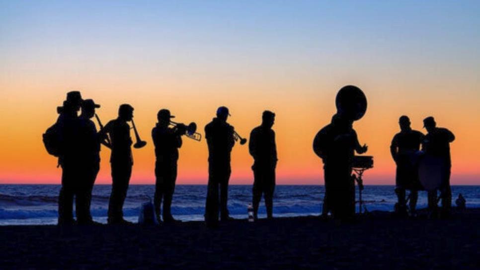 Estas son las 5 playas de Mazatlán ideales para escuchar la banda