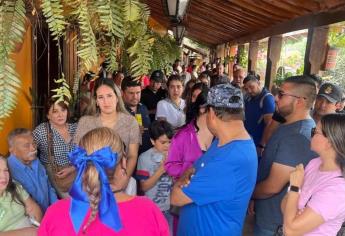 ¡El Quelite está lleno! Turistas hacen filas de dos horas para comer en el pueblo