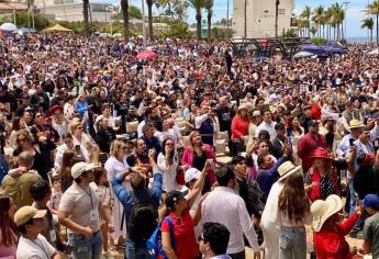 Más de 200 mil personas apreciaron el Eclipse Total de Sol desde el Malecón de Mazatlán