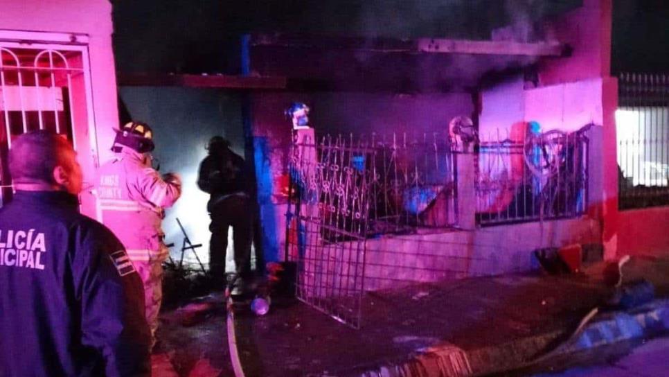 Incendio consume una humilde vivienda en Los Mochis