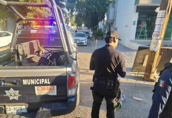 Con pistola en mano dos sujetos atracan un banco en la colonia Buenos Aires en Culiacán