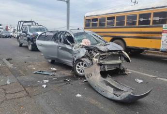 Mujer se salva de milagro al protagonizar accidente en carretera a Eldorado