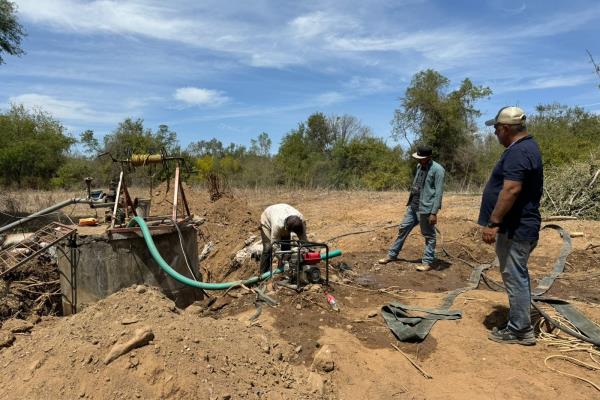 Hallan agua en pozo de comunidad de El Fuerte azotada por la sequía
