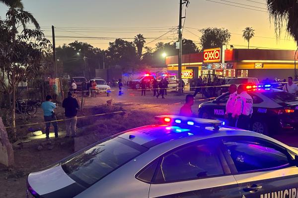Investigan posible homicidio en la muerte de un motociclista en Ahome; presuntamente fue acuchillado