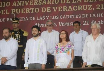 Rocha Moya acompaña a AMLO al 110 aniversario de la Defensa Patriótica de Veracruz
