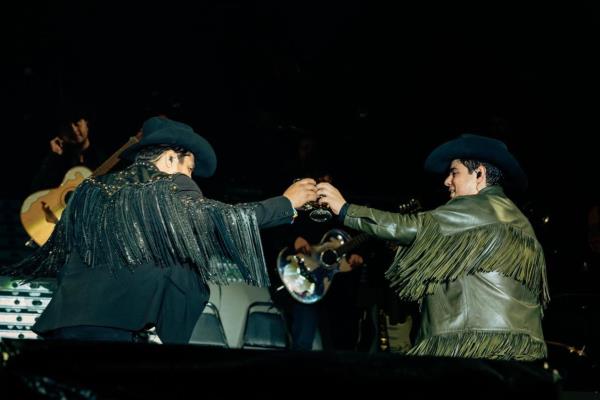 Julión Álvarez da este importante aviso a sus fans en Culiacán | VIDEO