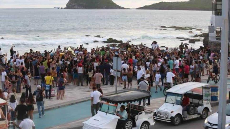 Bandas en Mazatlán tendrán un lugar asignado para tocar por las noches, ya no en las playas Bandas en Mazatlán tendrán un lugar asignado para tocar por las noches, ya no en las playas