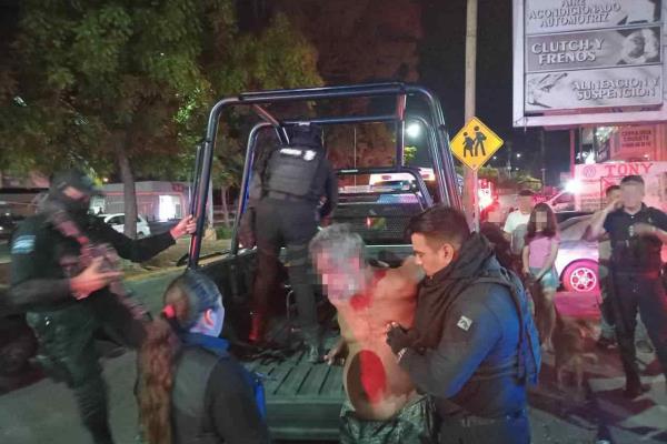 Ladrón casi muere al quedar atrapado en techumbre de un taller en Mazatlán