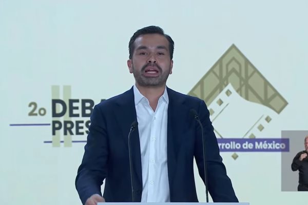 Máynez propone salario mínimo de 10 mil pesos al mes y 2 días de descanso a la semana