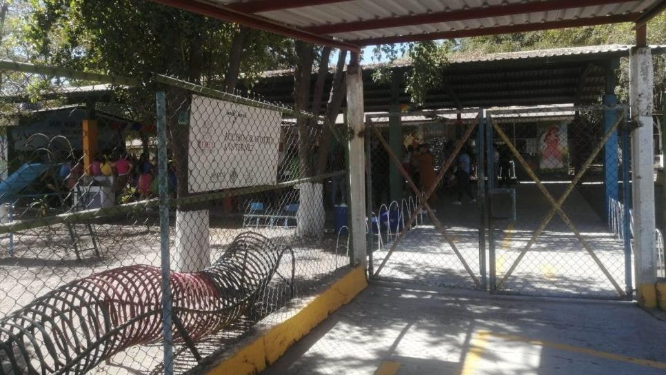 Sujetos dañan con balines el salón de un jardín de niños en Culiacán