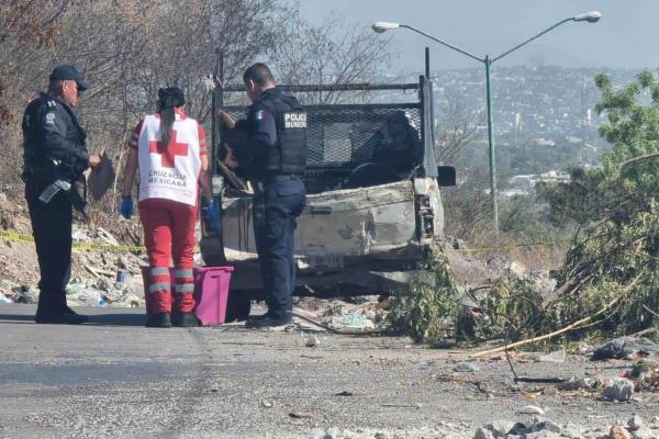 Ejecutan a un hombre en una camioneta por la colonia Alturas del Sur en Culiacán 