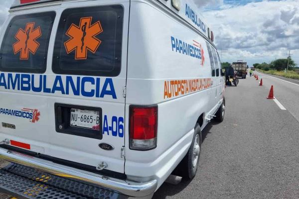 Se accidenta autobús de pasajeros contra un tráiler en la Maxipista 