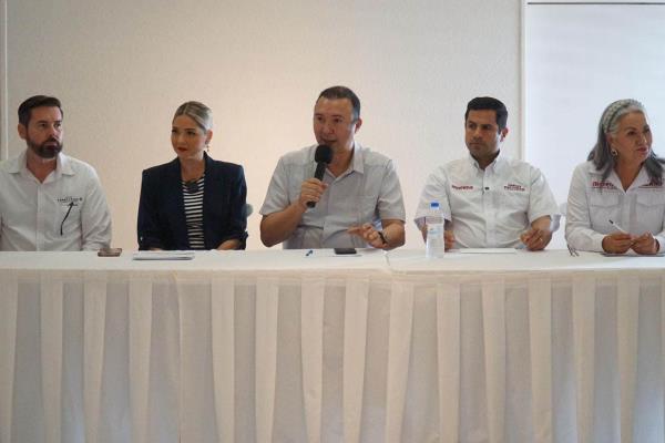 Carlos Escobar se reúne con líderes intercamarales y presenta propuestas para el desarrollo de Mazatlán