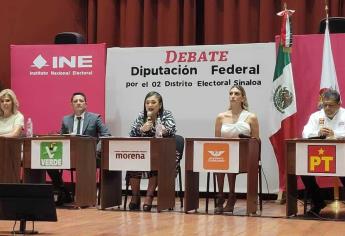 Entre críticas y tensión debaten candidatos a la diputación federal en Ahome