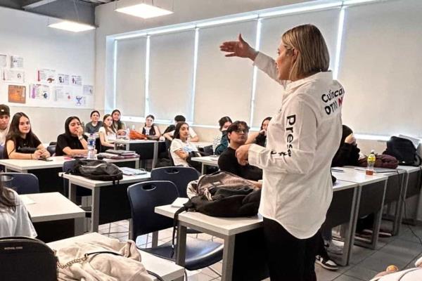 Erika Sánchez propone apoyar a jóvenes emprendedores con préstamos