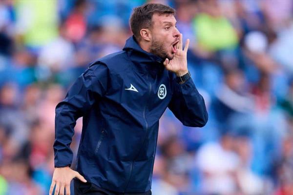 Cruz Azul renueva a su DT Martín Anselmi hasta el 2027