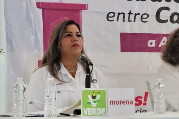 Evangelina Llanes propone e ignora golpeteos en debate por la alcaldía de Juan José Ríos
