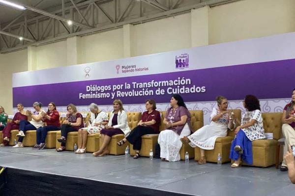 Mujeres del Sur de Sinaloa alzan sus voces en el panel «Feminismo y Revolución de Cuidados»