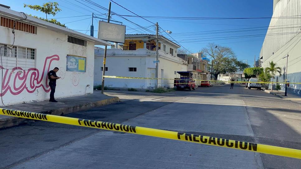 Con tres disparos, asesinan a auriguero en el centro de Mazatlán 