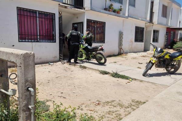 Asesinan a balazos a dos mujeres y un hombre en la colonia San Fermín, en Culiacán