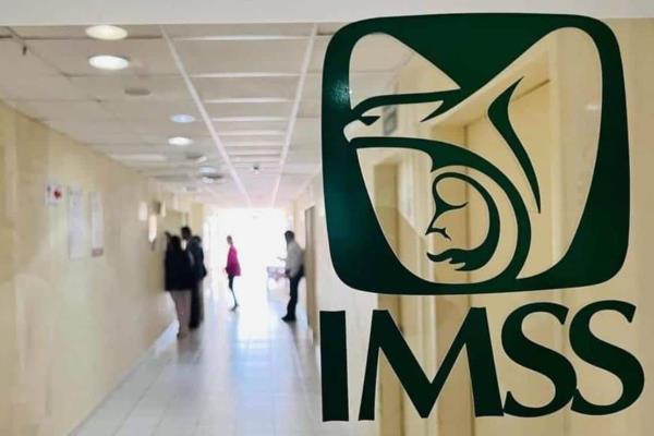 Reportan grave al joven electrocutado que cayó de un techo en Los Mochis