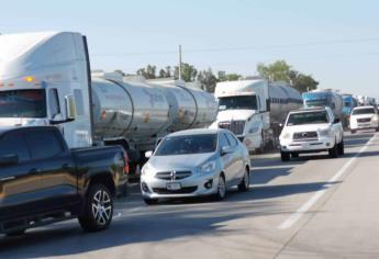 Cierran la carretera Los Mochis-Topolobampo por caída de un poste 