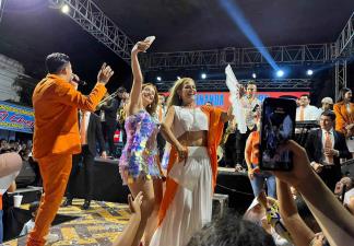Niurka Marcos saca los prohibidos y pone a bailar a todos en Higuera de Zaragoza, Ahome | VIDEO