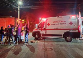 Una mujer y un menor resultan heridos al chocar contra un automóvil en Las Cucas, Culiacán